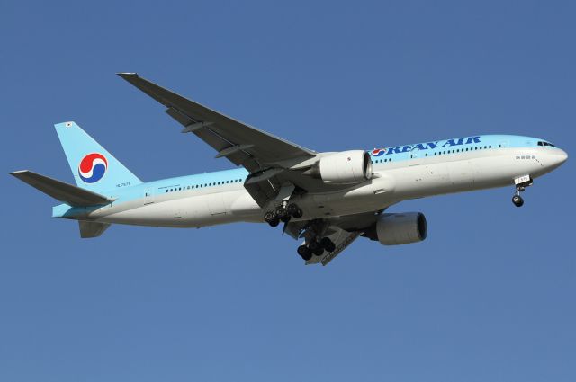 Boeing 777-200 (HL7575)