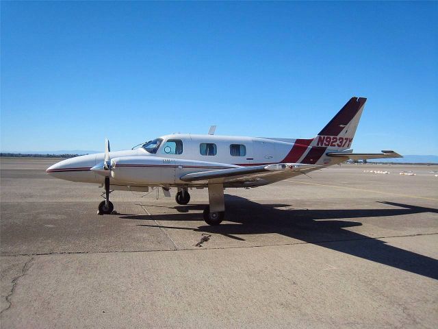 Piper Navajo (N9237Y)