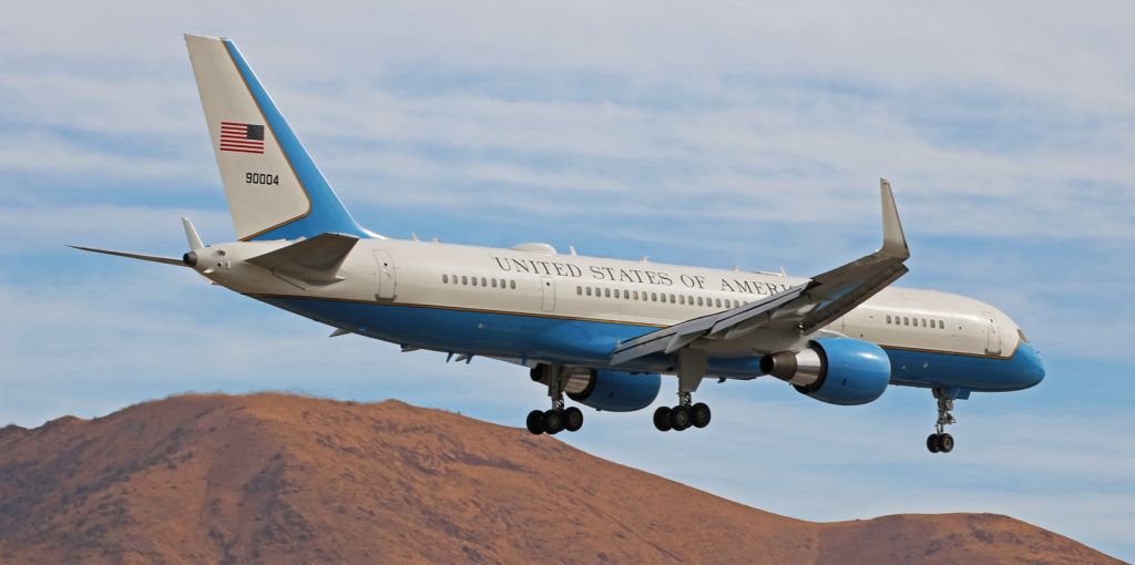 Boeing 757-200 (99-0004) - Vice President Pence arrives at Reno-Tahoe International to make a campaign visit in Nevadas capital, Carson City.