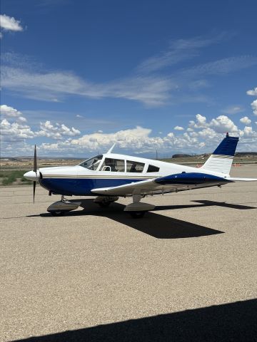 Piper Cherokee (N8504N)
