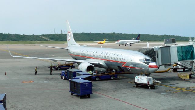 Boeing 737-800 (N951AA)