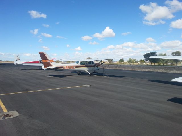 Cessna Skyhawk (N9818G)