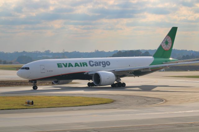 BOEING 777-200LR (B-16782)