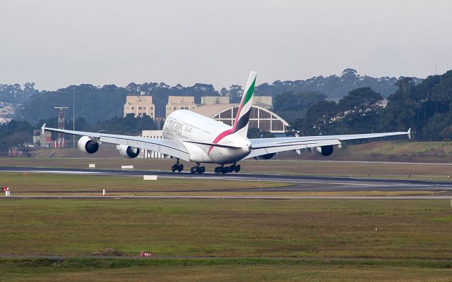 Airbus A380-800 (A6-EUW)