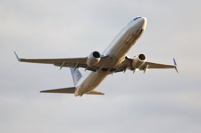 Boeing 737-900 (N61886)