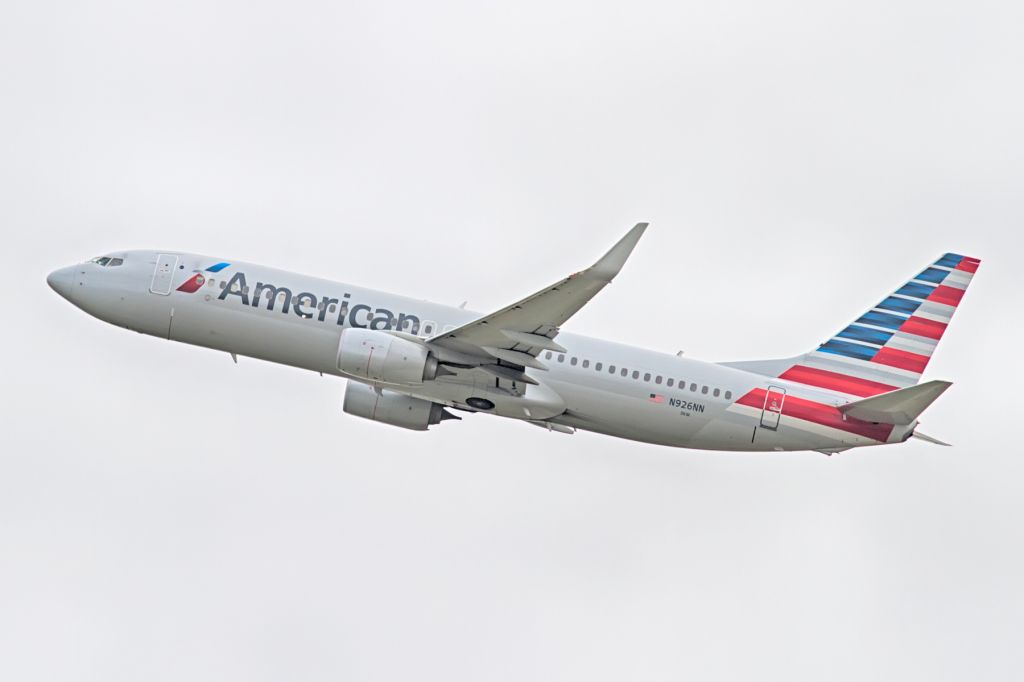 Boeing 737-800 (N926NN)