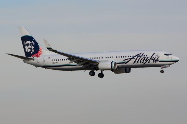 Boeing 737-800 (N537AS) - Alaska - N537AS - B737-800 - Arriving KDFW 12/27/2013