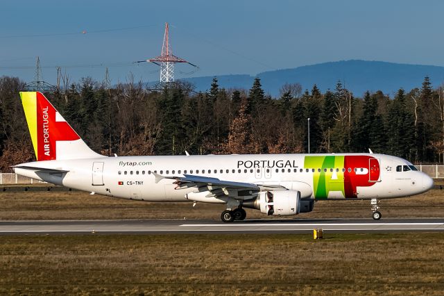 Airbus A320 (CS-TNY)