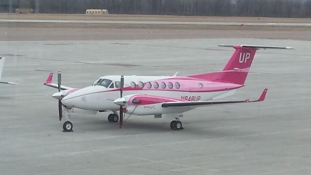 Beechcraft Super King Air 350 (N848UP) - You dont see many pink planes