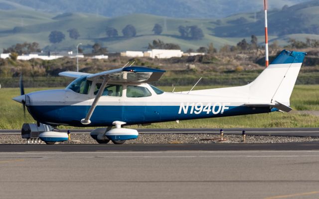 Cessna Skyhawk (N1940F) - Taken outside from LVK’s terminal