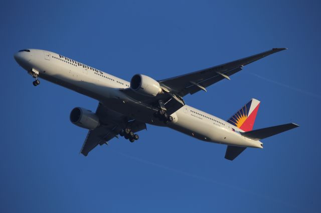 BOEING 777-300ER (RP-C7779)