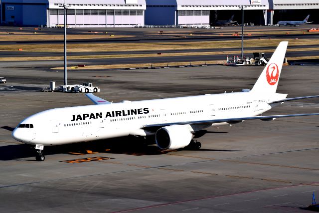 Boeing 777-200 (JA737J)