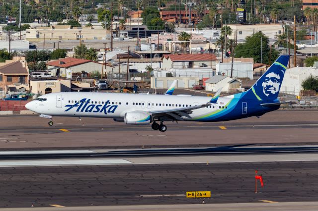 Boeing 737-900 (N472AS)