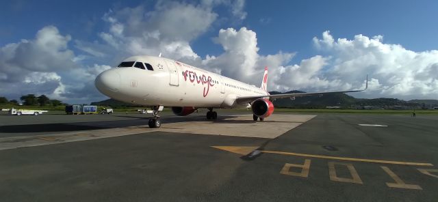 Airbus A321 (C-GHQI)