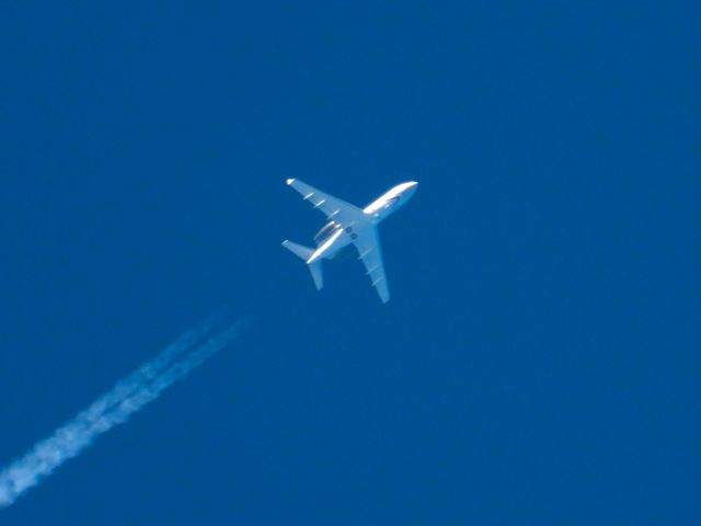Bombardier Challenger 300 (N334JE) - MDW-DALbr /06/06/22