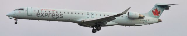 Canadair Regional Jet CRJ-900 (C-FUJZ)