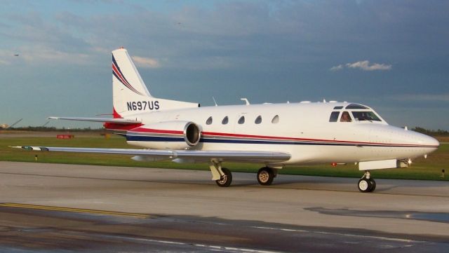 North American Sabreliner (N697US)