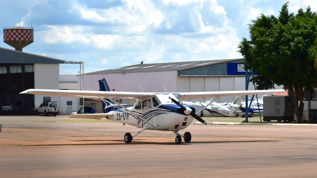 Cessna Skyhawk (ZS-STP) - Cessna 172M Skyhawk ZS-STP in Pretoria 