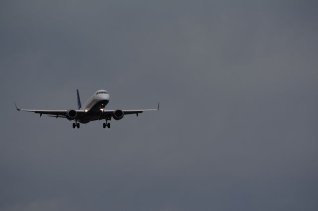 Embraer ERJ-190 (N236JB)