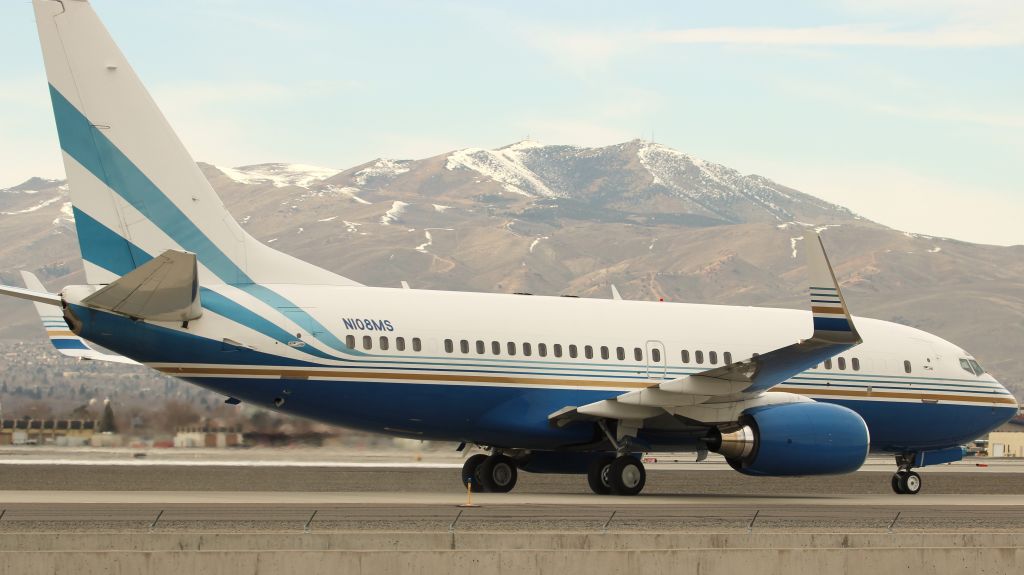 Boeing 737-700 (N108MS) - Sands Corporation 737 BBJ taxis to the ramp.