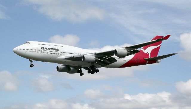 Boeing 747-200 (VH-OJL) - Qantas