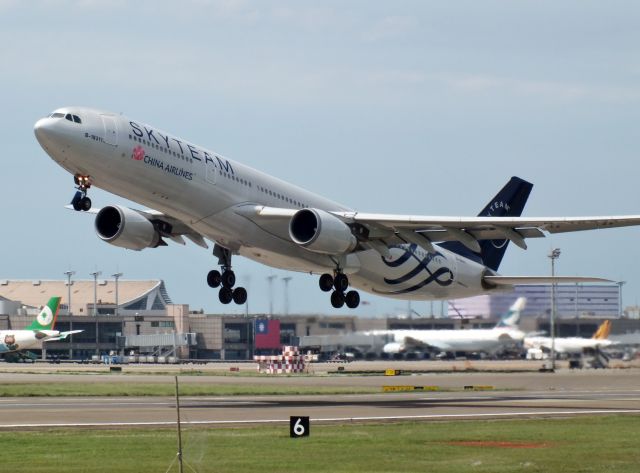 Airbus A330-300 (B-18311)