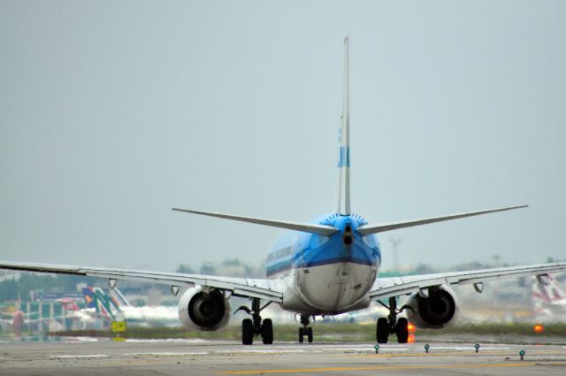 Boeing 737-700 (PH-BXB)