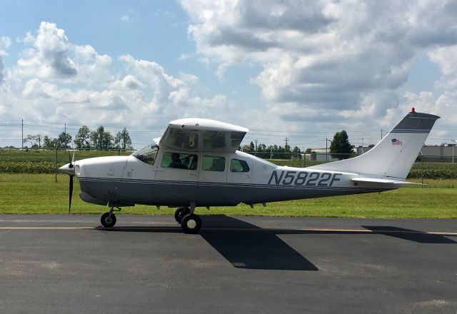 Cessna Centurion (N5822F)