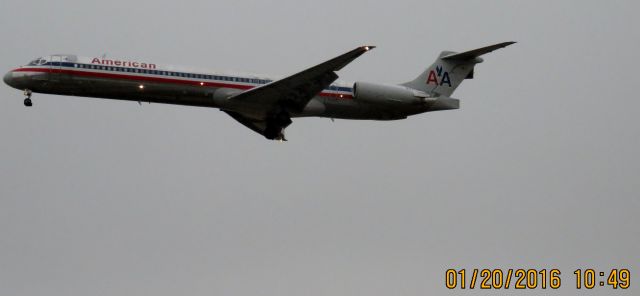 McDonnell Douglas MD-83 (N9409F)