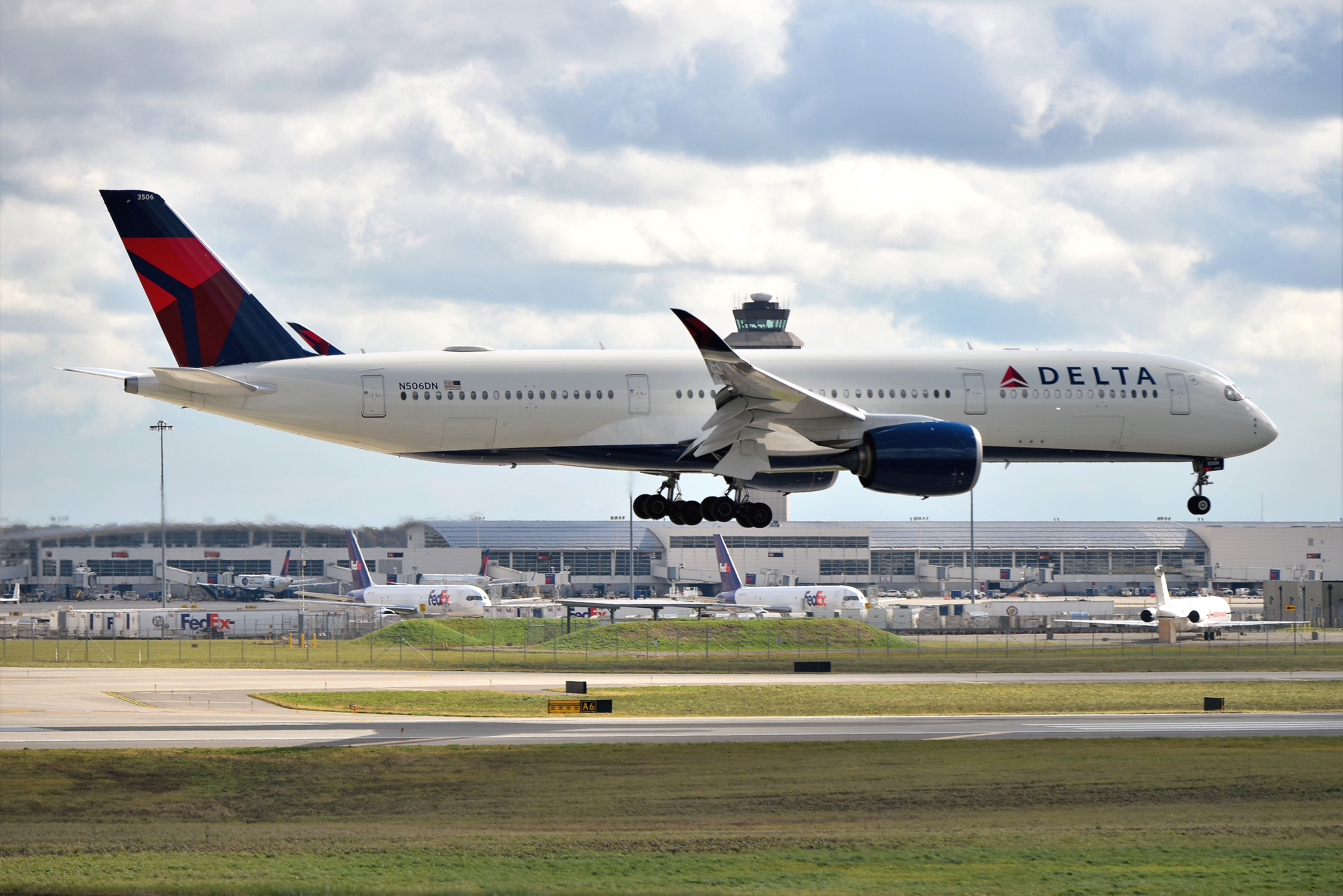 Airbus A350-900 (N506DN) - 21-R