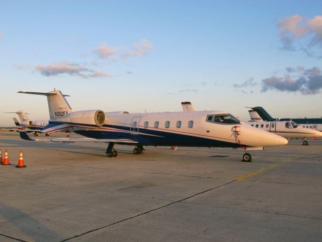 Learjet 60 (N262FX) - A very fast and powerful Lear Jet.