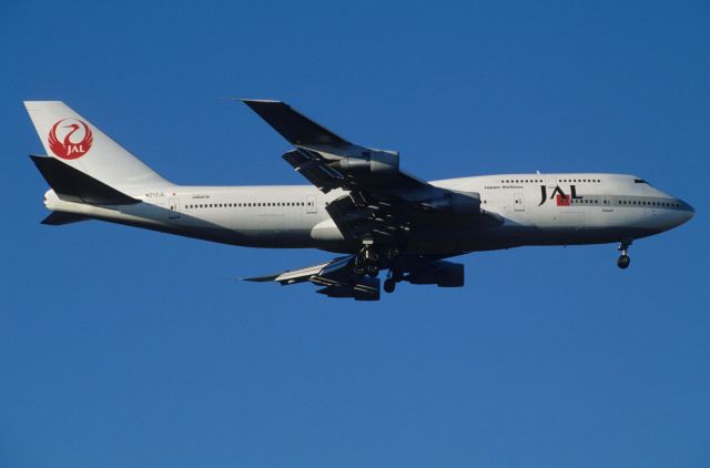 BOEING 747-300 (N212JL) - Final Approach to Narita Intl Airport Rwy34L on 1998/01/25