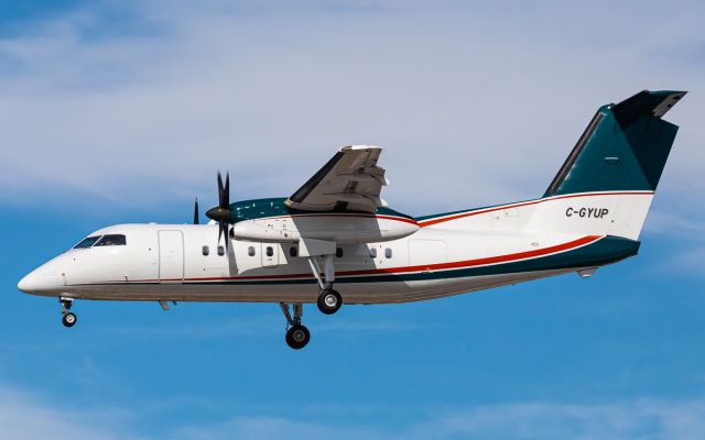 de Havilland Dash 8-200 (C-GYUP)