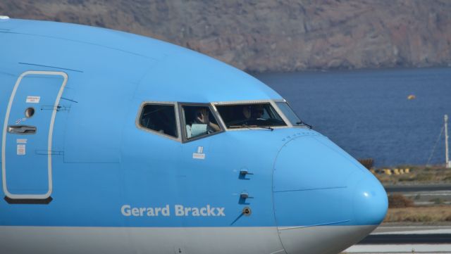 Boeing 737-800 (OO-JGB) - On the 3rd open day of Gran Canaria Airport, we were greeted twice!br /happy flights