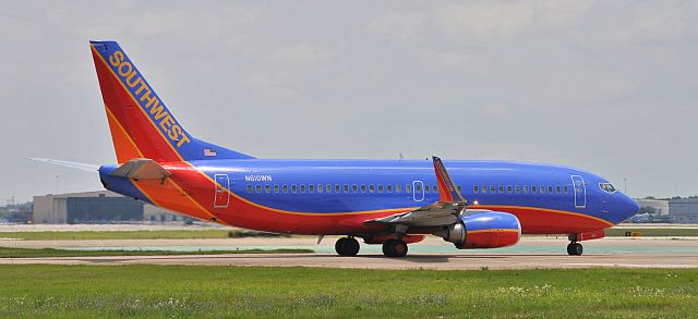BOEING 737-300 (N610WN)