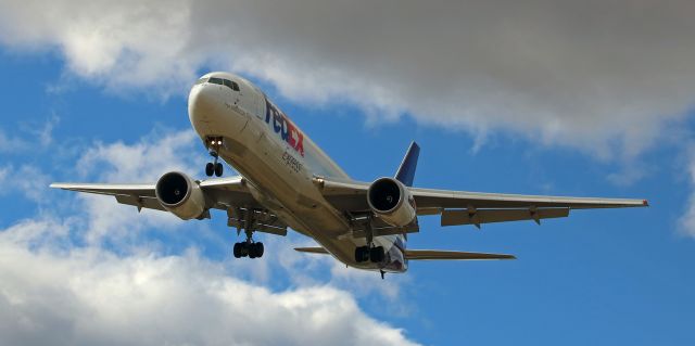 BOEING 767-300 (N137FE) - Fed Exs "Peter" (N137FE), a B763, arrives in Reno from Memphis (KMEM).