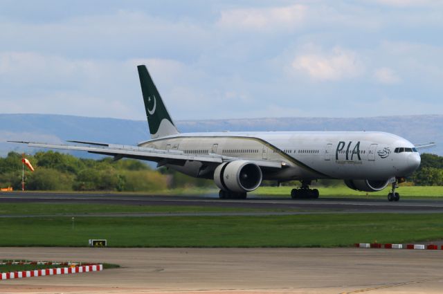 BOEING 777-300ER (AP-BHW)