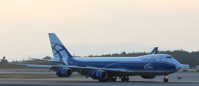 BOEING 747-8 (VQ-BLR)