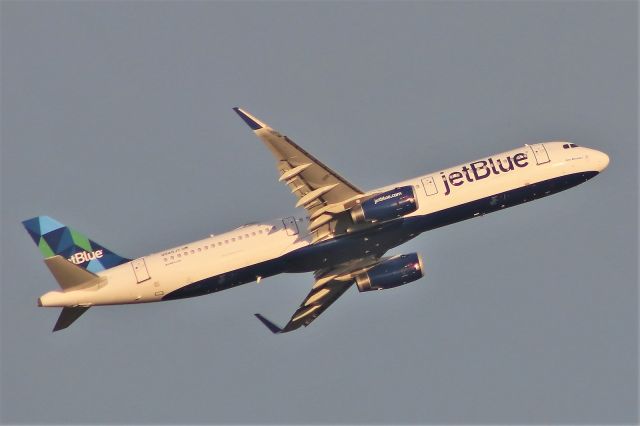 Airbus A321 (N949JT) - Leaving KMCO on February 4, 2020 at 5:25 p.m.