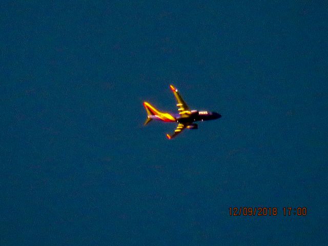 Boeing 737-700 (N7874B)