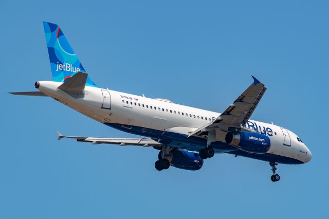 Airbus A320 (N556JB)