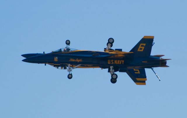 — — - Blue Angels Mirror pass at the 2009 MCAS Miramar Air Show.