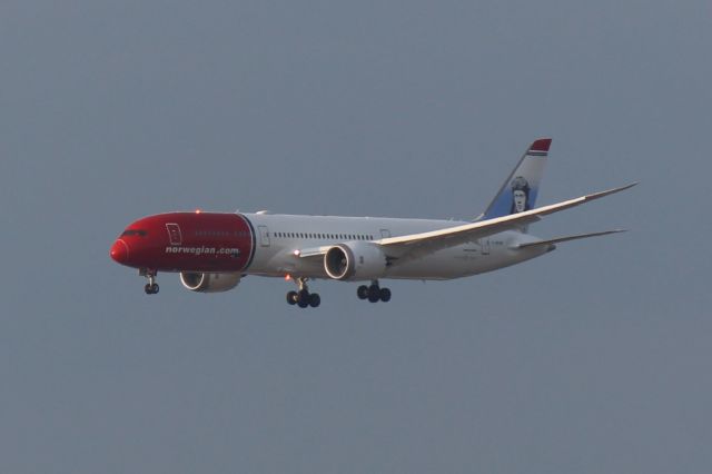 Boeing 787-9 Dreamliner (G-CKWF) - Landing Runway: 28C. IFR. Squawk 2202. Operating as "Rednose" NRS7151/DI7151 on 8/04/2018.