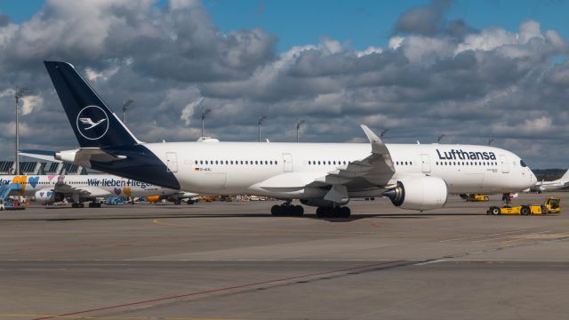 Airbus A350-900 (D-AIXL)