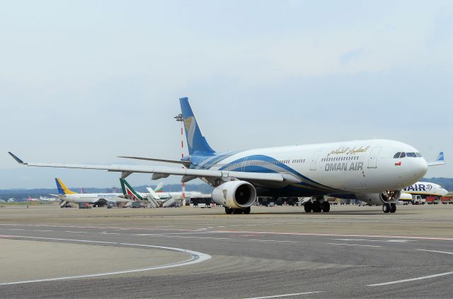 Airbus A330-300 (A4O-DI)