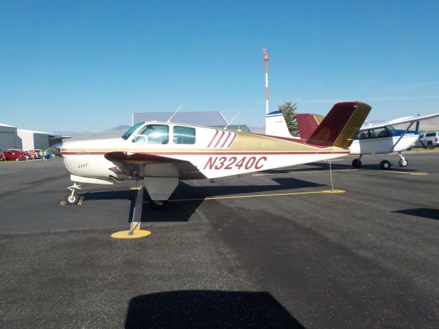 Beechcraft 35 Bonanza (N3240C)