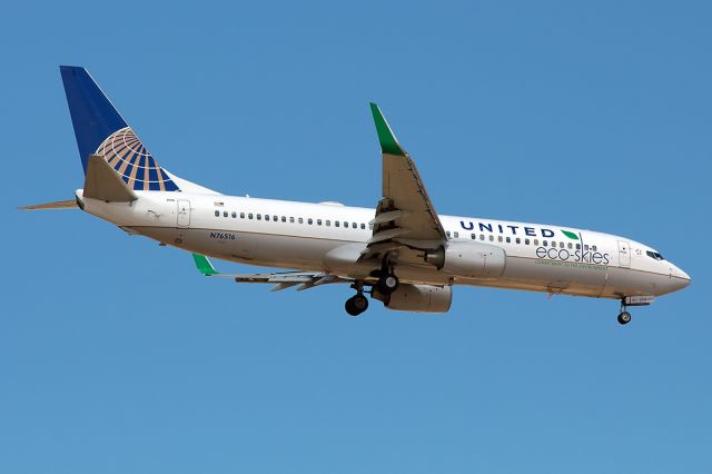 Boeing 737-800 (N76516) - Eco-Skies livery by United Airlines