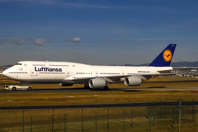 BOEING 747-8 (D-ABYJ)