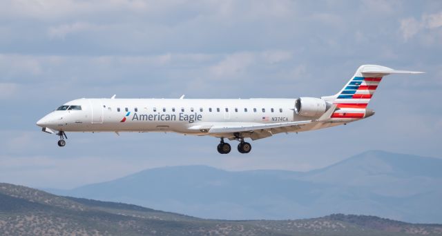 Canadair Regional Jet CRJ-700 (N374CA)