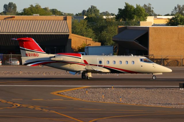 Learjet 60 (N211BD)